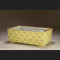 清代黄磁花紋粉彩長方